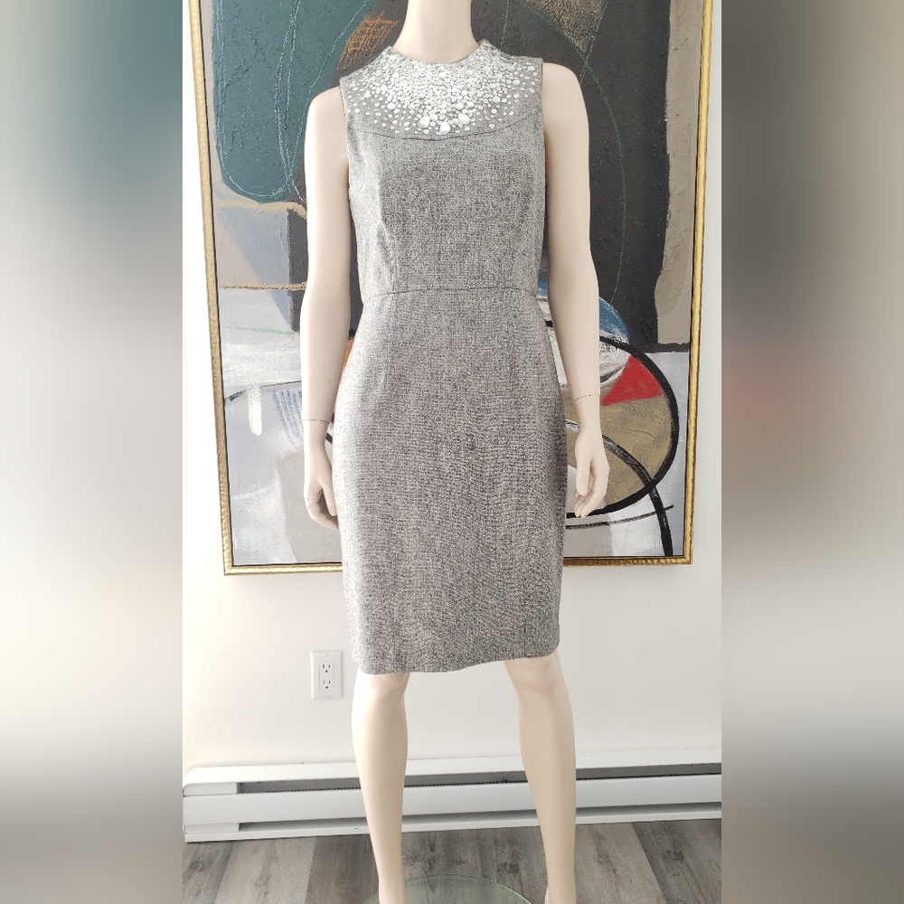 🎈Host Pick🎈Vera Wang | Sheath Dress with Sequin Details